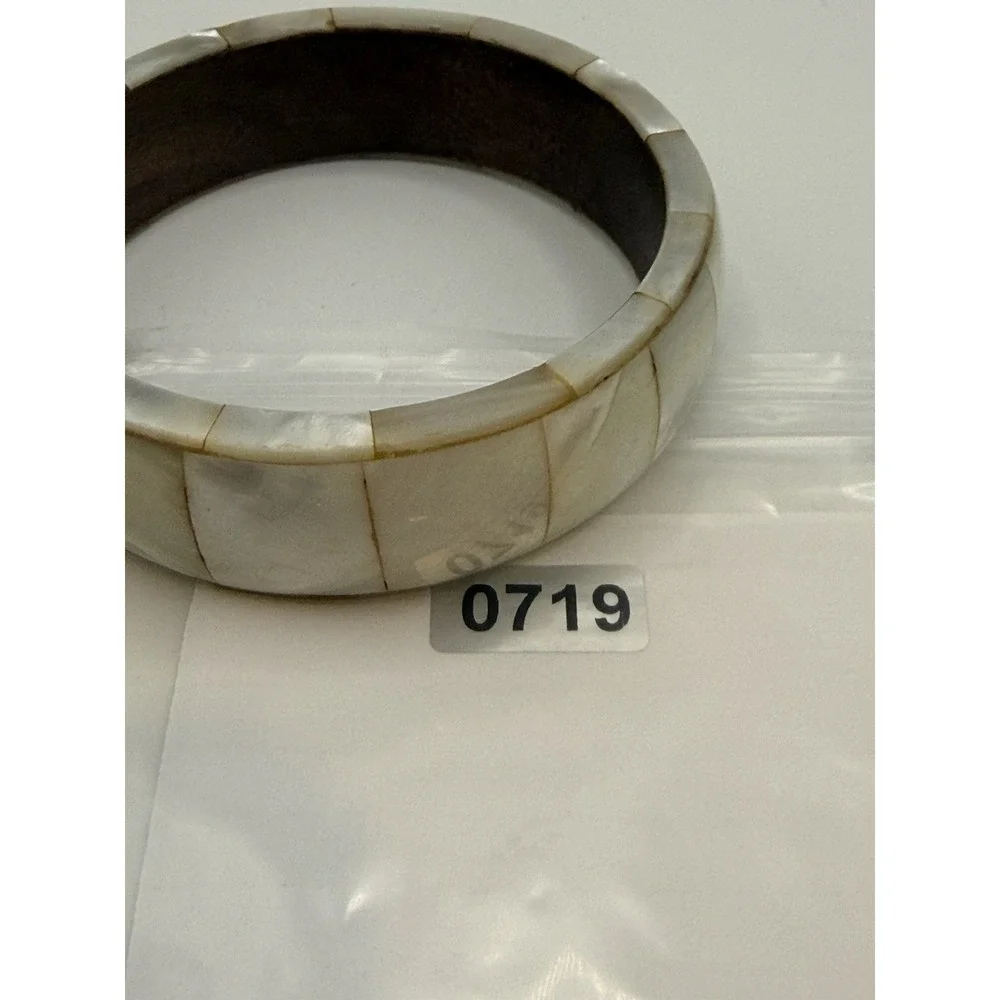 Mother of Pearl Bangle Bracelet Wood Interior Size 8